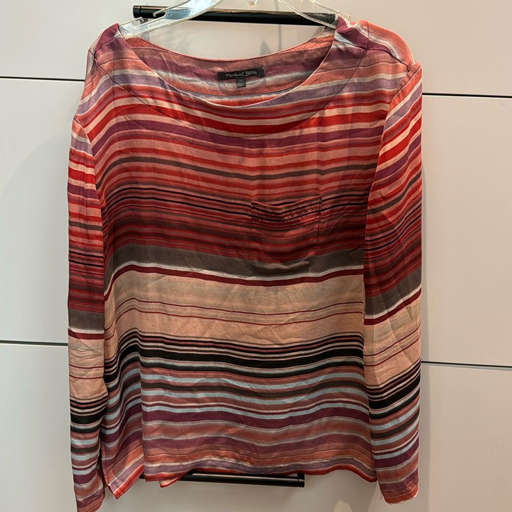Michael stars size xs 100% silk top. Great condition
